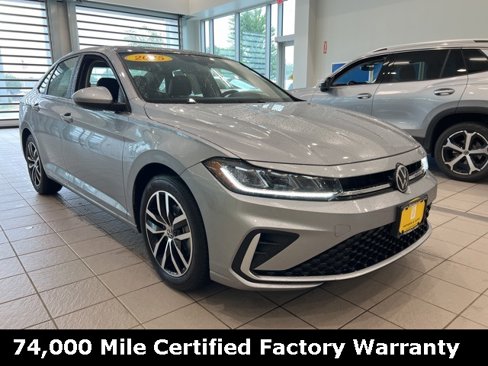 Used 2025 Volkswagen Jetta SE image 1