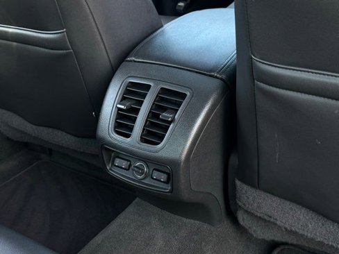 Used 2017 Ford Taurus Limited image 25
