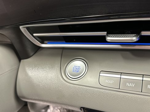 Used 2024 Hyundai Elantra Blue image 11