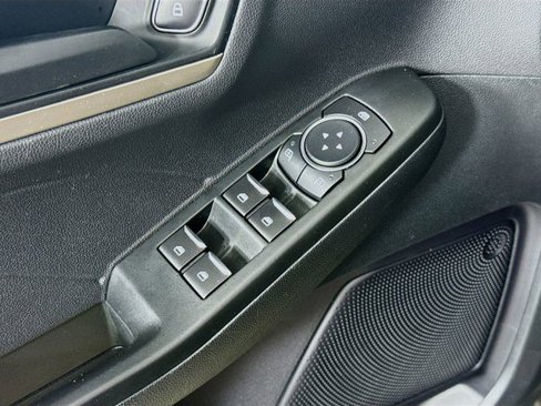 Used 2022 Ford Escape SE w/ Cold Weather Package image 17