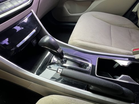 Used 2016 Honda Accord EX image 27