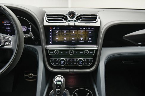 Used 2022 Bentley Bentayga image 40