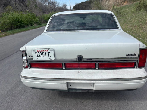 Used 1997 Lincoln Town Car Signature image 9