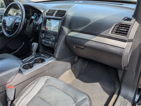Used 2017 Ford Explorer XLT w/ Equipment Group 202A image 34