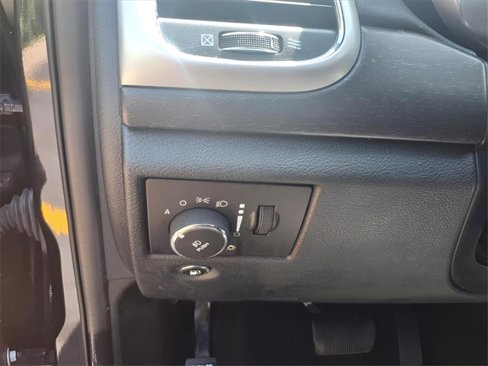 Used 2015 Jeep Grand Cherokee Altitude image 14