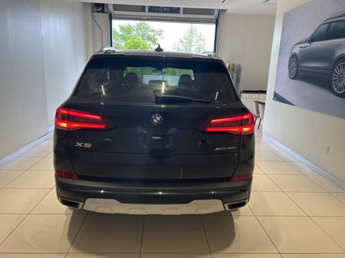 Used 2022 BMW X5 xDrive40i w/ Premium Package image 11