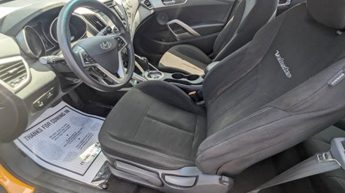 Used 2016 Hyundai Veloster image 3
