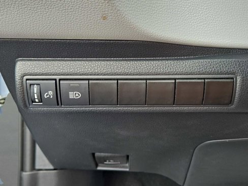 Used 2023 Toyota Corolla SE image 19
