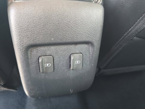 Used 2021 Nissan Kicks SR image 35