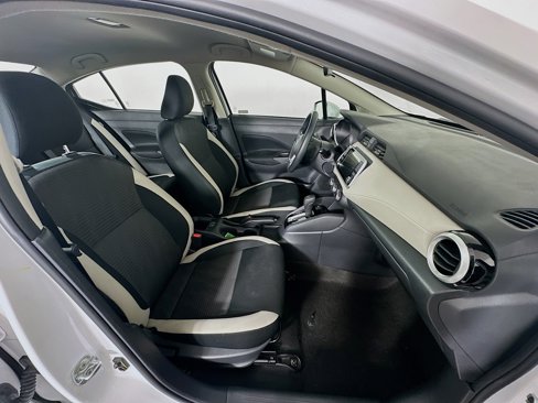 Used 2022 Nissan Versa SV image 30