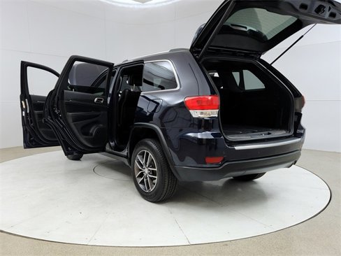 Used 2017 Jeep Grand Cherokee Limited image 11