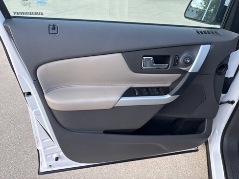 Used 2013 Ford Edge SEL image 16