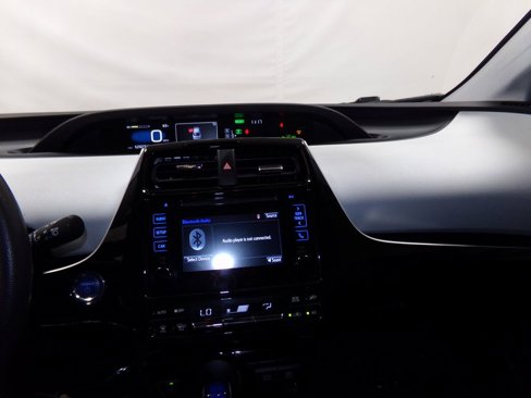 Used 2018 Toyota Prius Two image 18