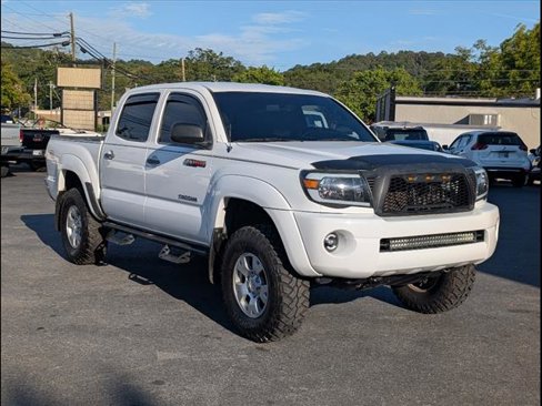Used 2011 Toyota Tacoma PreRunner image 2