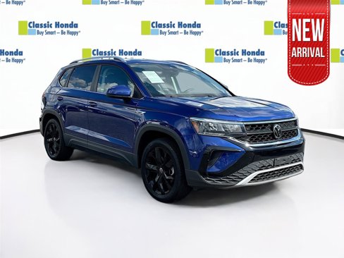 Used 2022 Volkswagen Taos SE image 1
