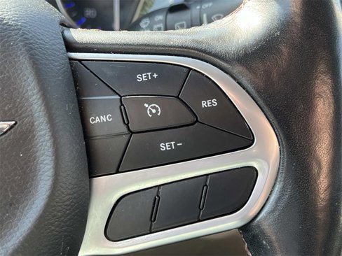 Used 2019 Chrysler Pacifica Touring Plus w/ Tire & Wheel Group image 25