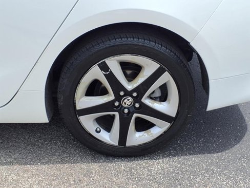 Used 2016 Toyota Prius Three Touring image 20