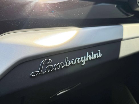Used 2019 Lamborghini Urus image 15