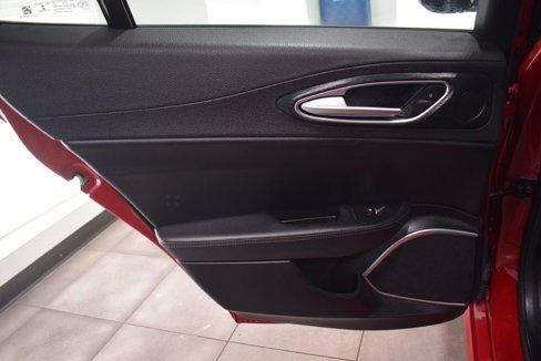 Used 2019 Alfa Romeo Giulia AWD w/ Cold Weather Package image 13