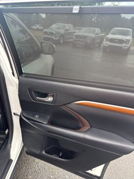 Used 2018 Toyota Highlander Limited Platinum image 28