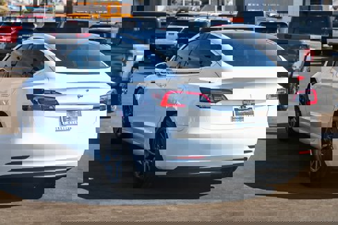 Used 2019 Tesla Model 3 Standard Range image 8