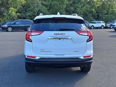 Certified 2022 GMC Terrain SLT w/ Infotainment Package II image 5