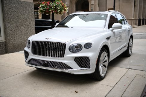 Used 2024 Bentley Bentayga image 1