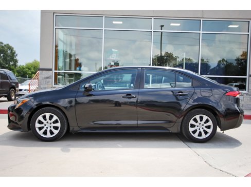 Used 2021 Toyota Corolla LE image 3