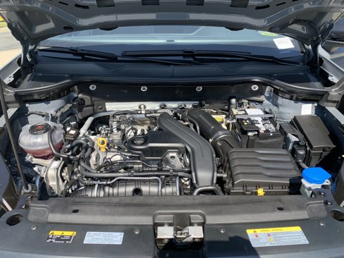 Used 2024 Volkswagen Taos SE image 36