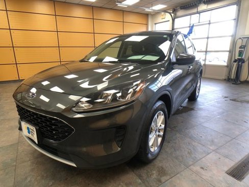 Certified 2020 Ford Escape SE image 3