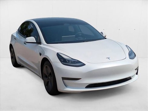 Used 2021 Tesla Model 3 Standard Range Plus image 3
