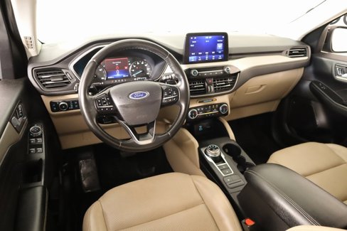 Used 2022 Ford Escape SEL image 2