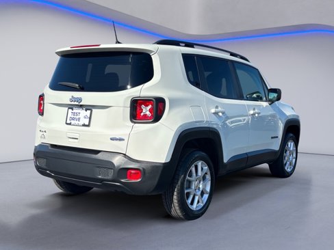 Used 2022 Jeep Renegade Latitude image 11