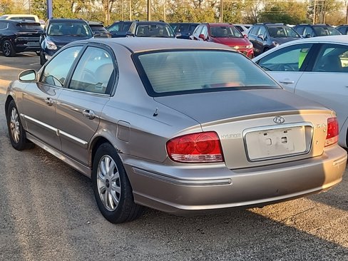 Used 2005 Hyundai Sonata GLS image 3