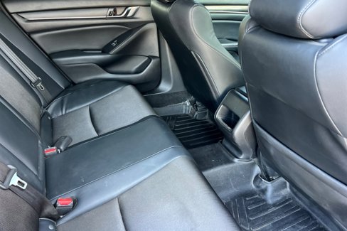 Used 2018 Honda Accord Sport image 18