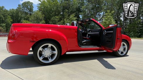 Used 2004 Chevrolet SSR w/ Preferred Equipment Group image 17