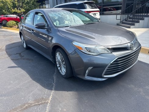 Used 2016 Toyota Avalon Limited image 2