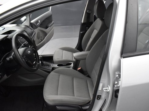 Used 2016 Kia Forte LX image 12