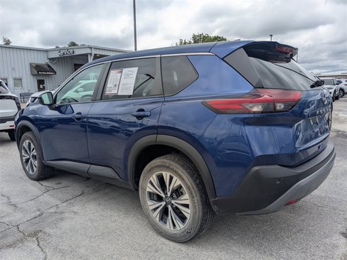 Used 2022 Nissan Rogue SV image 5