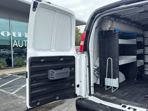 Used 2015 Chevrolet Express 2500 image 31