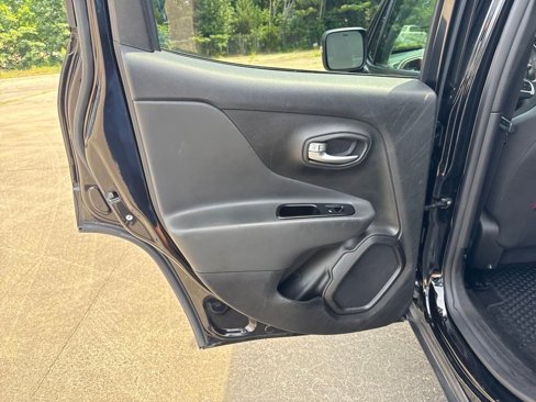Used 2020 Jeep Renegade Trailhawk image 32