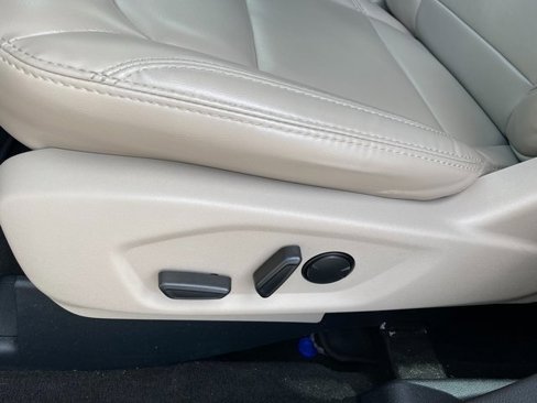 Used 2019 Ford Explorer XLT w/ Equipment Group 202A image 19