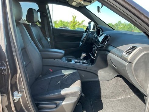 Used 2021 Jeep Grand Cherokee Laredo X image 11