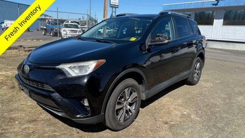 Used 2017 Toyota RAV4 XLE image 1