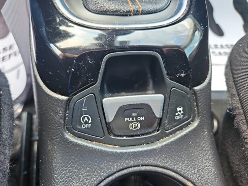 Used 2021 Jeep Compass Limited image 29