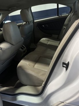 Used 2010 Ford Taurus SEL image 8