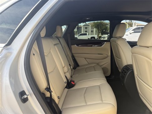 Used 2018 Cadillac XT5 Luxury w/ Driver Awareness Package image 32
