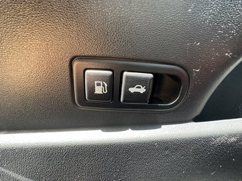 Used 2012 Hyundai Genesis 2.0T image 25