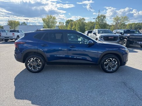 Used 2024 Chevrolet Trax LT w/ Driver Confidence Package image 7