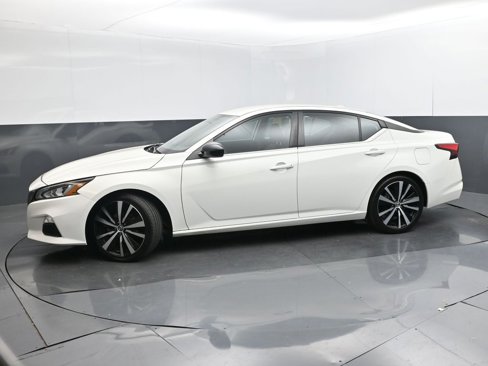 Used 2019 Nissan Altima 2.5 SR image 2